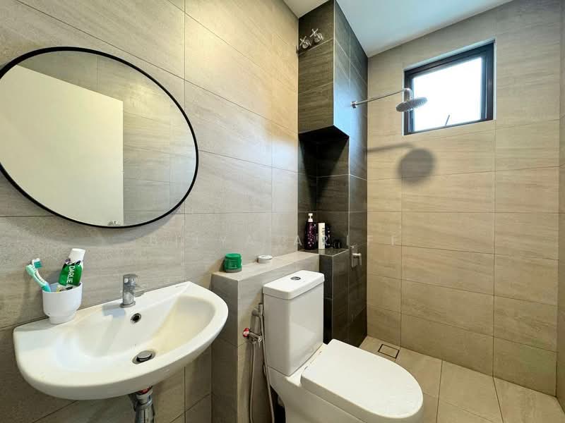 Rumah Berkembar untuk Dijual di Alam Sari (Bangi) - BILYA ARIFF - Bathroom - PropertyGuru.com.my