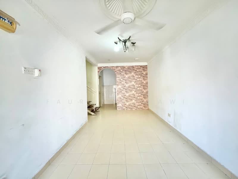 1.5-storey Terraced House for Sale in Taman Impian Putra (Bangi) - Fauran Nawawi - PropertyGuru.com.my