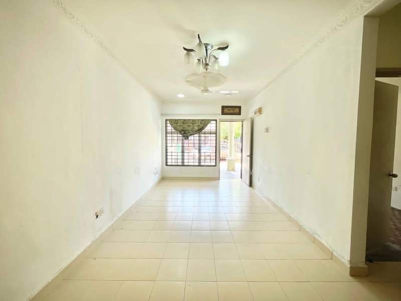1.5-storey Terraced House for Sale in Taman Impian Putra (Bangi) - Fauran Nawawi - PropertyGuru.com.my