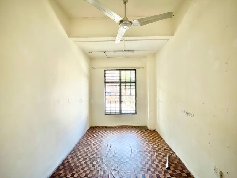 1.5-storey Terraced House for Sale in Taman Impian Putra (Bangi) - Fauran Nawawi - PropertyGuru.com.my