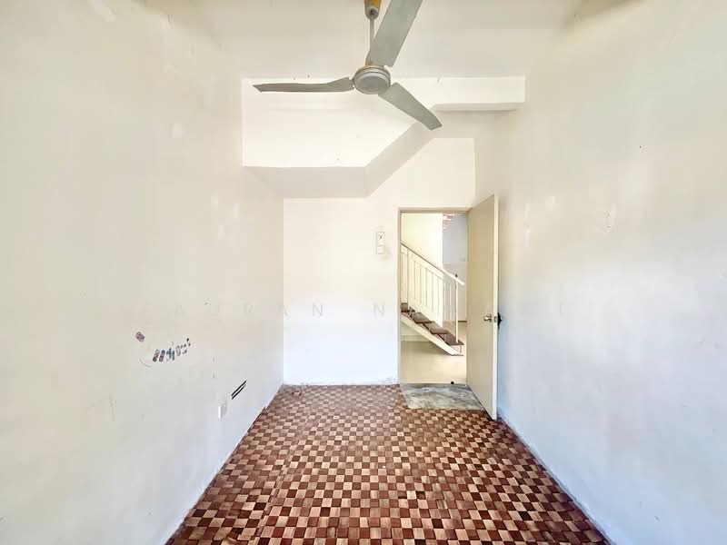 1.5-storey Terraced House for Sale in Taman Impian Putra (Bangi) - Fauran Nawawi - PropertyGuru.com.my