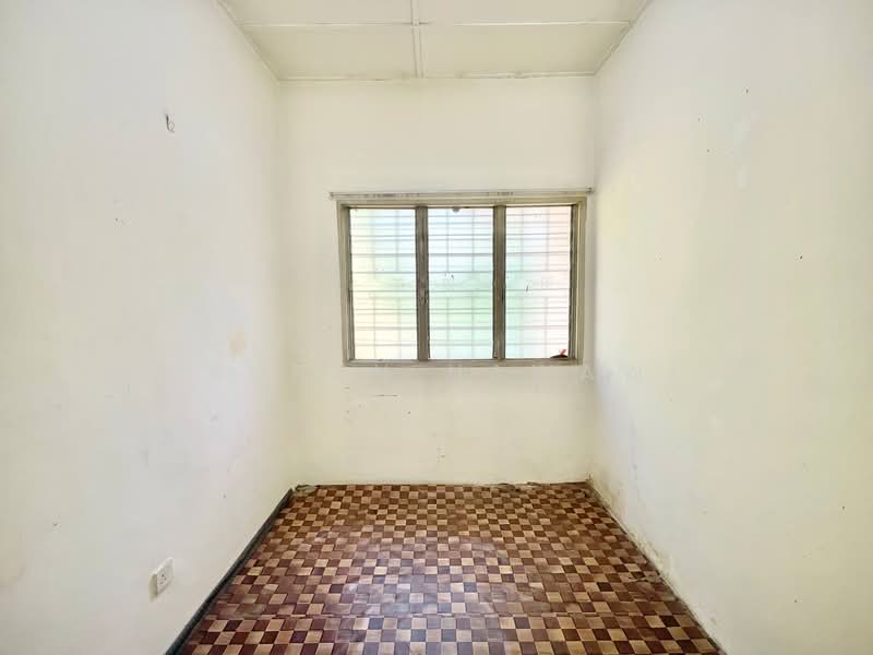 1.5-storey Terraced House for Sale in Taman Impian Putra (Bangi) - Fauran Nawawi - PropertyGuru.com.my