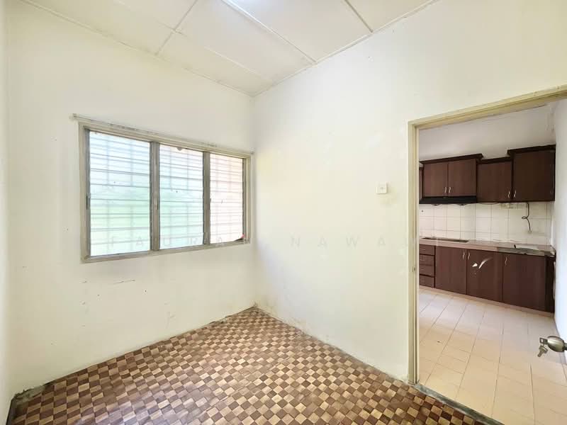 1.5-storey Terraced House for Sale in Taman Impian Putra (Bangi) - Fauran Nawawi - PropertyGuru.com.my