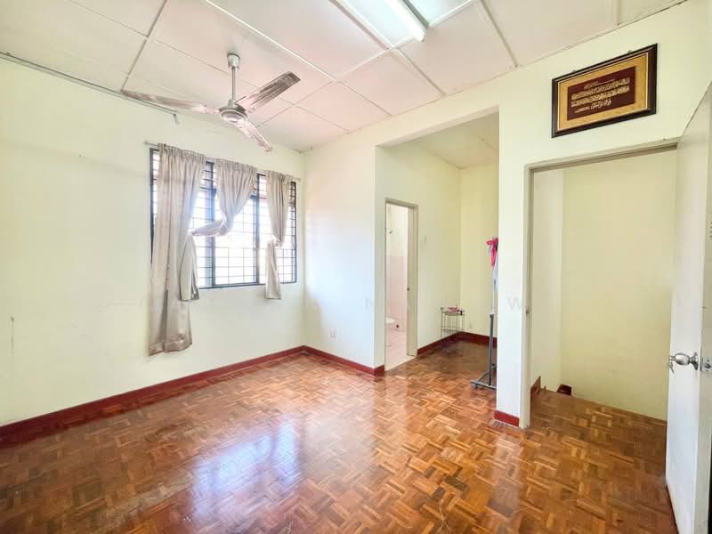 1.5-storey Terraced House for Sale in Taman Impian Putra (Bangi) - Fauran Nawawi - PropertyGuru.com.my