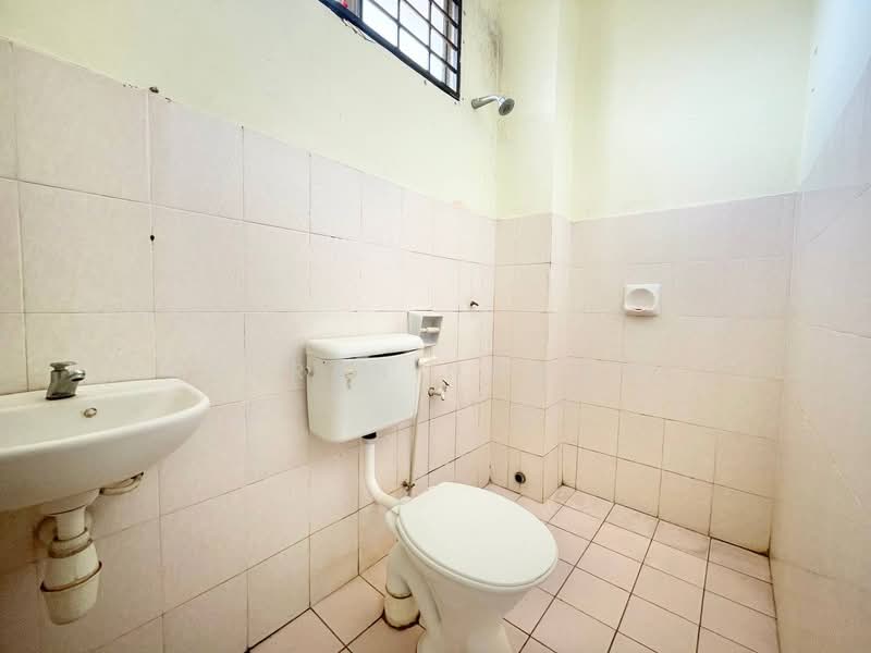 1.5-storey Terraced House for Sale in Taman Impian Putra (Bangi) - Fauran Nawawi - PropertyGuru.com.my