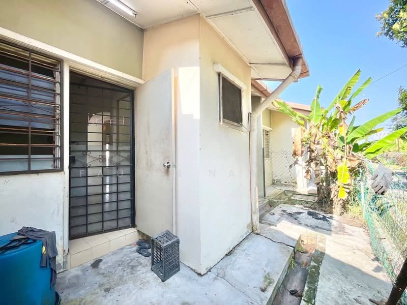 1.5-storey Terraced House for Sale in Taman Impian Putra (Bangi) - Fauran Nawawi - PropertyGuru.com.my