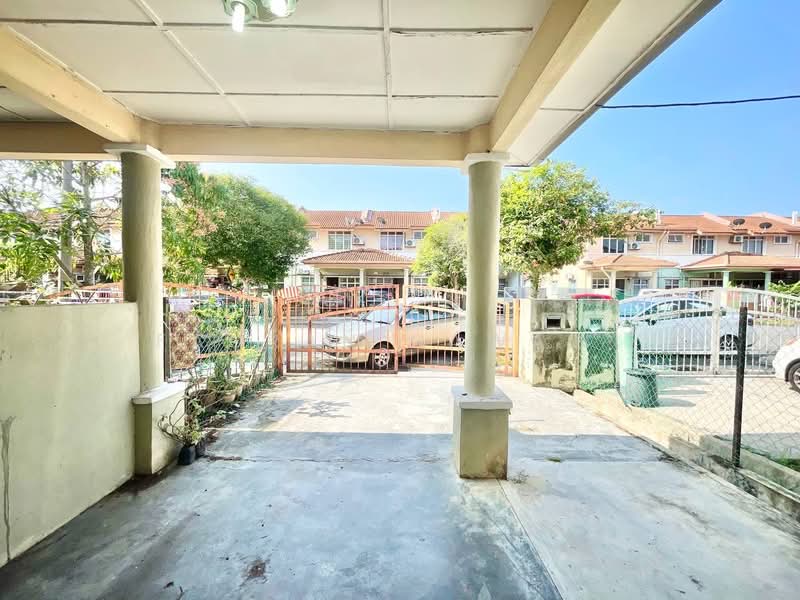 1.5-storey Terraced House for Sale in Taman Impian Putra (Bangi) - Fauran Nawawi - PropertyGuru.com.my