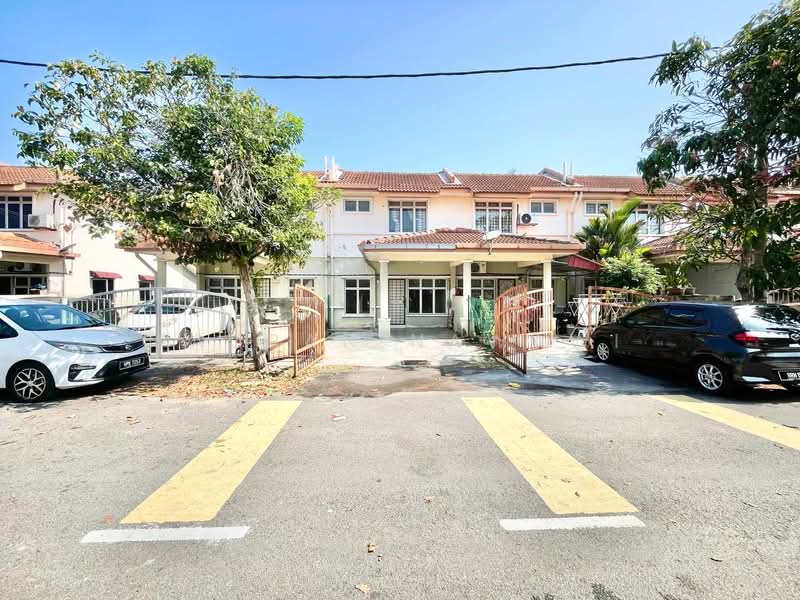 1.5-storey Terraced House for Sale in Taman Impian Putra (Bangi) - Fauran Nawawi - PropertyGuru.com.my