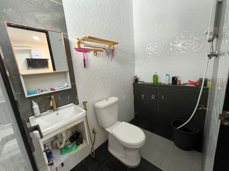 3-storey Terraced House for Sale in Taman Kundang Jaya (Rawang) - Liliey Fitri - PropertyGuru.com.my