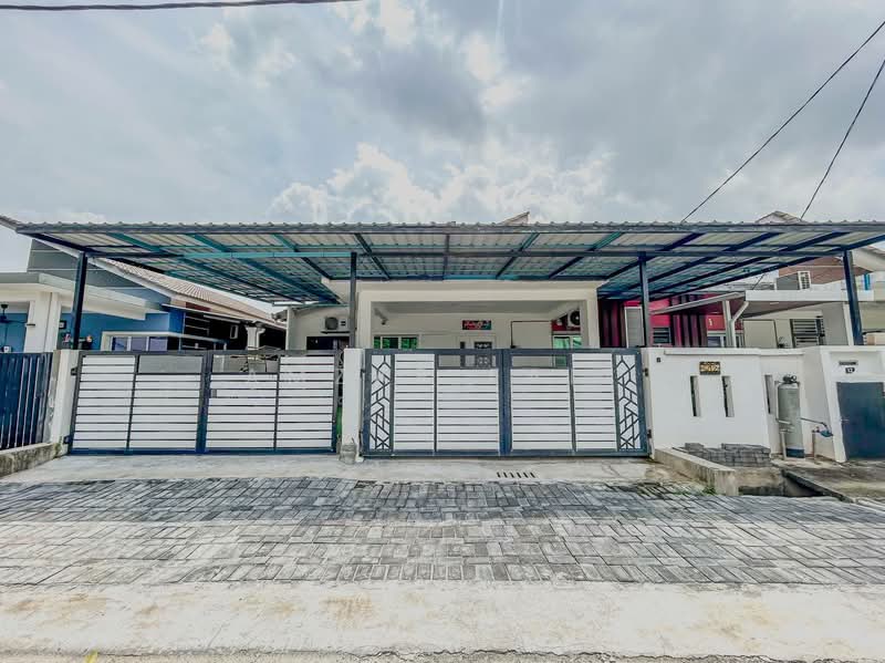Rumah Berkembar untuk Dijual di Taman Indah Puteri (Sepang) - Amzar Faiz - PropertyGuru.com.my
