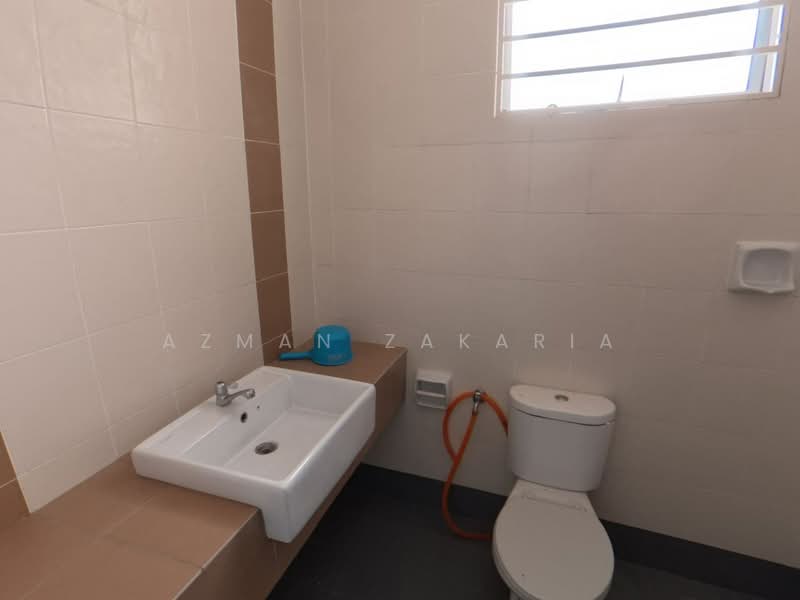 2-storey Terraced House for Sale in Bandar Puncak Alam (Puncak Alam) - AZMAN ZAKARIA - Bathroom - PropertyGuru.com.my