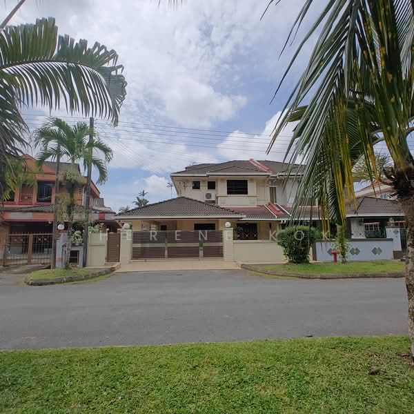 Semi-Detached House for Sale in Tabuan Jaya (Kuching) - Sherene Kok - Exterior - PropertyGuru.com.my