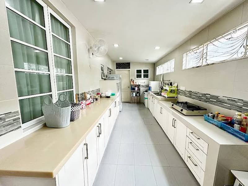 Link Bungalow for Sale in Seksyen 11 (Kota Damansara) - Vincent Liaw - Kitchen - PropertyGuru.com.my