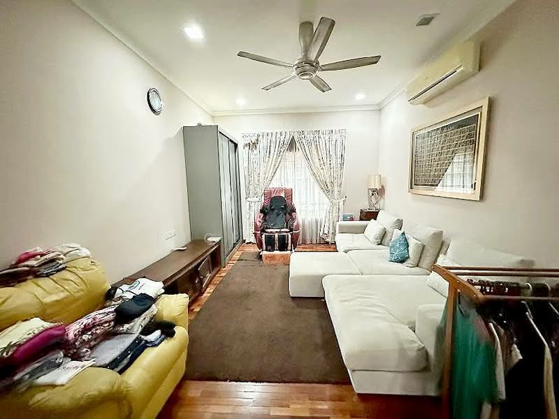 Banglo Pautan untuk Dijual di Seksyen 11 (Kota Damansara) - Vincent Liaw - Living Room - PropertyGuru.com.my