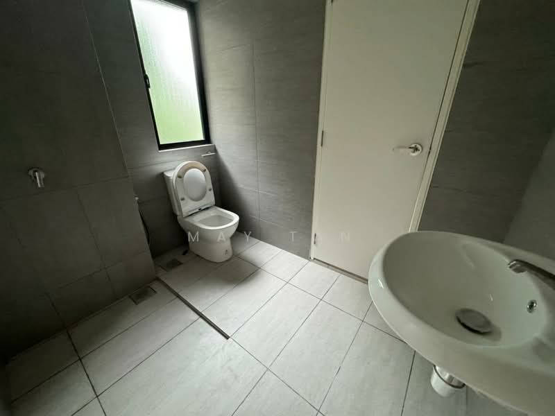 3-storey Terraced House for Sale in Gombak (Selangor) - May Tan - Bathroom - PropertyGuru.com.my