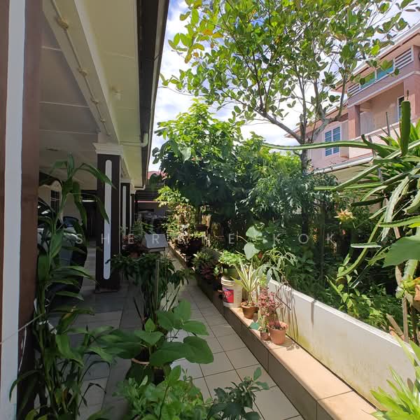 2-storey Terraced House for Sale in Taman Merlin (Samarahan) - Sherene Kok - Exterior - PropertyGuru.com.my
