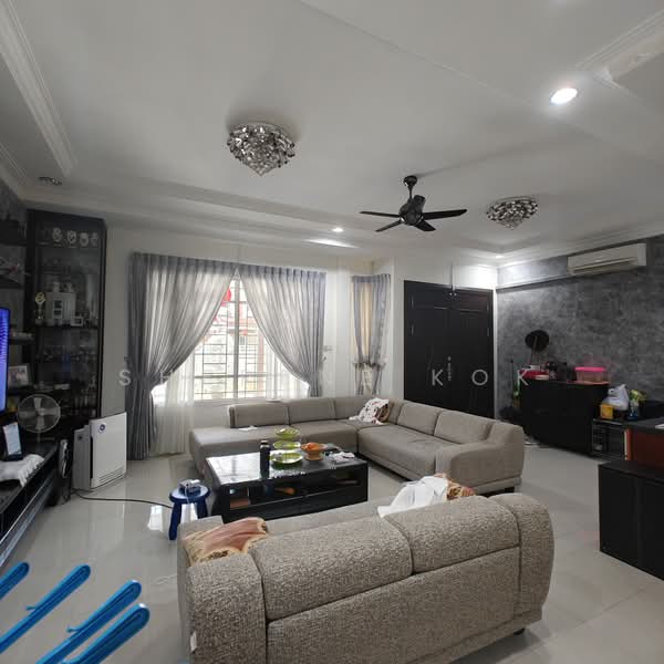 2-storey Terraced House for Sale in Taman Merlin (Samarahan) - Sherene Kok - Living Room - PropertyGuru.com.my