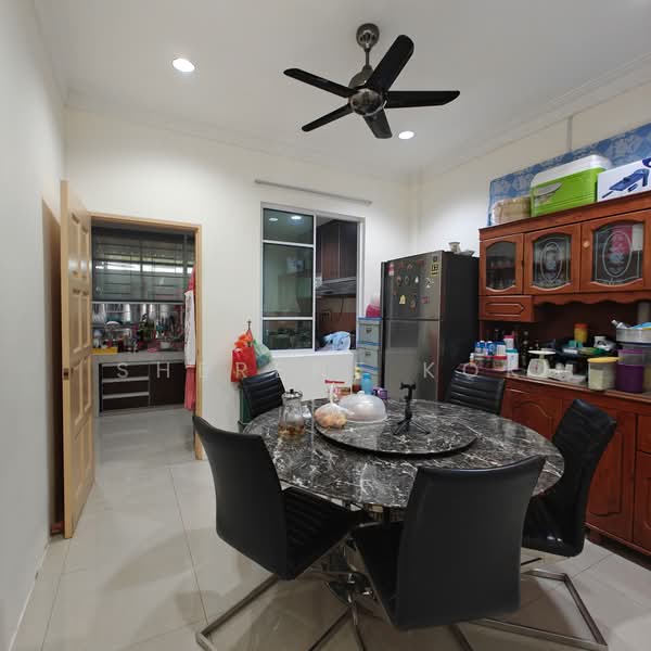 2-storey Terraced House for Sale in Taman Merlin (Samarahan) - Sherene Kok - Kitchen - PropertyGuru.com.my