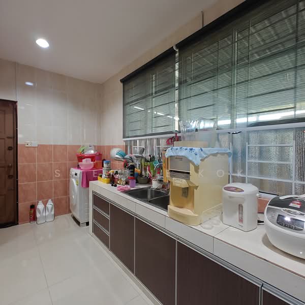 2-storey Terraced House for Sale in Taman Merlin (Samarahan) - Sherene Kok - Kitchen - PropertyGuru.com.my