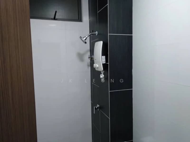 Servis Apartment untuk Dijual di Seasons Garden Residences - JK Leong - Bathroom - PropertyGuru.com.my