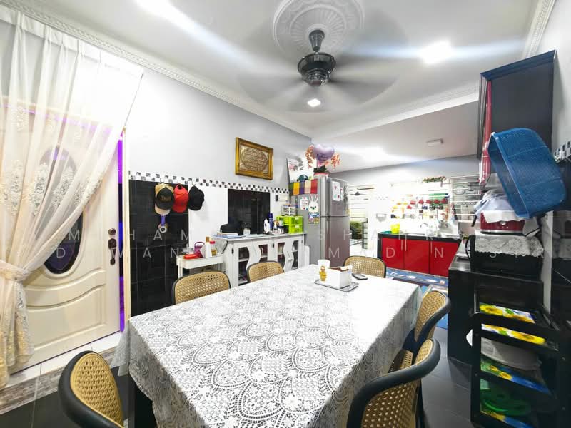 Rumah Teres untuk Dijual di Lembah Keramat (Ulu Kelang) - Muhammad Shahrul Ridhwan Mehamad Nasir - Dining Room - PropertyGuru.com.my