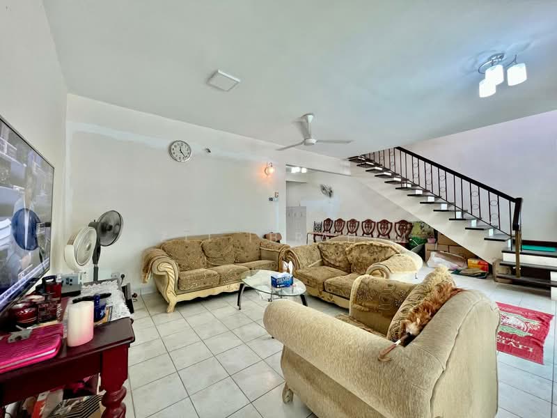 2-storey Terraced House for Sale in Hulu Langat (Selangor) - Azli Ibrahim - Living Room - PropertyGuru.com.my