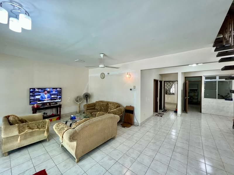 2-storey Terraced House for Sale in Hulu Langat (Selangor) - Azli Ibrahim - Living Room - PropertyGuru.com.my