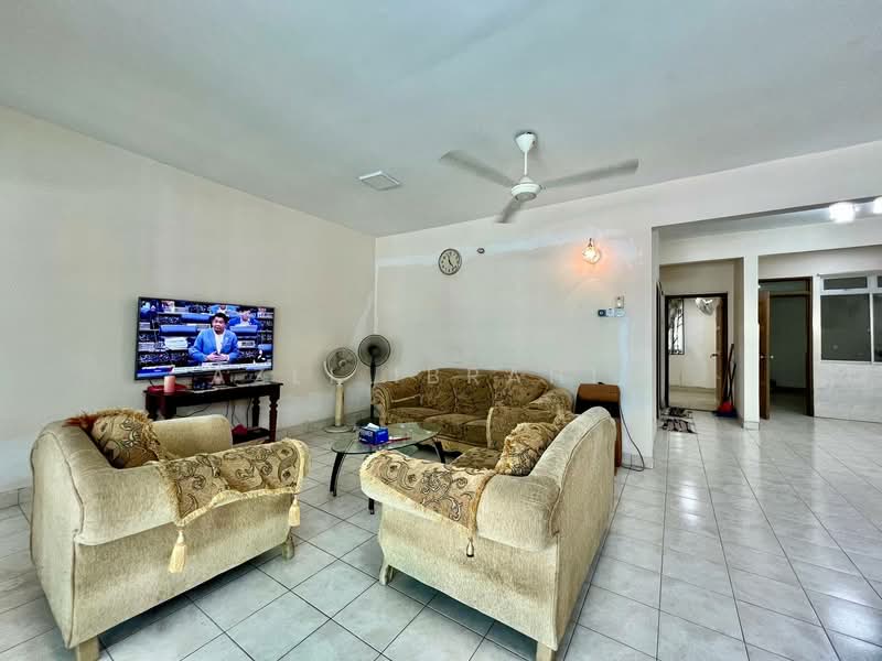 2-storey Terraced House for Sale in Hulu Langat (Selangor) - Azli Ibrahim - Living Room - PropertyGuru.com.my