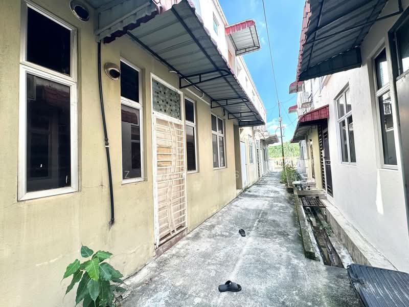 Rumah Teres 2 Tingkat untuk Dijual di Seksyen 33 (Shah Alam) - Zul Hasif - PropertyGuru.com.my