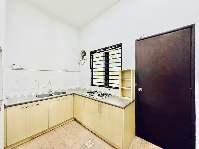 Bungalow for Sale in Sungai Long (Bandar Sungai Long) - Erin Yusof - Kitchen - PropertyGuru.com.my