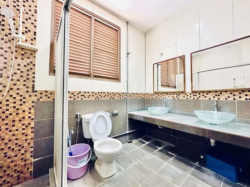 Bungalow for Sale in Sungai Long (Bandar Sungai Long) - Erin Yusof - Bathroom - PropertyGuru.com.my
