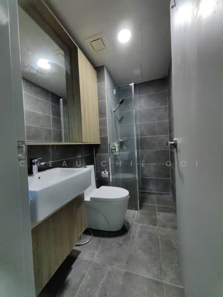 Service Residence for Sale at Suasana @ Utropolis - Cheau Chie Ooi - Bathroom - PropertyGuru.com.my