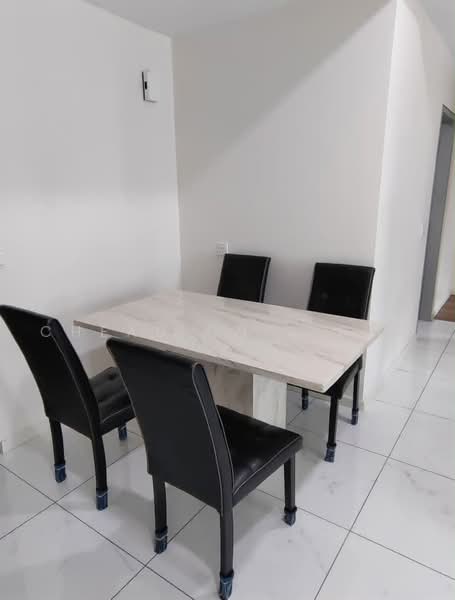 Service Residence for Sale at Suasana @ Utropolis - Cheau Chie Ooi - Dining Room - PropertyGuru.com.my