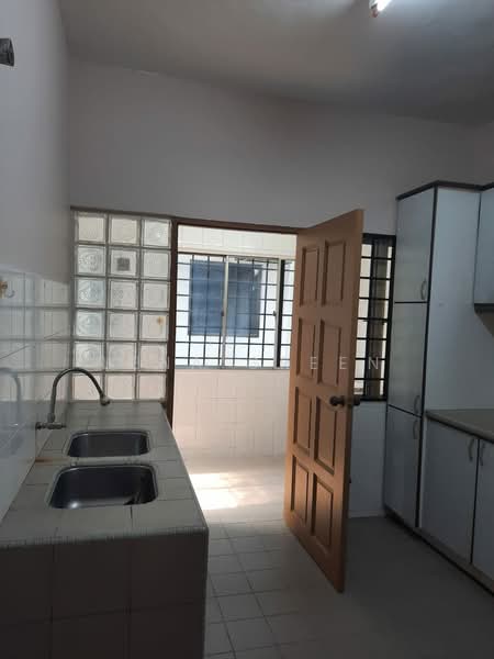 Terraced House for Sale in Taman Mayang (Petaling Jaya) - Lena Green - Kitchen - PropertyGuru.com.my