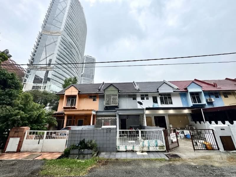 2-storey Terraced House for Sale in Kelana Jaya (Petaling Jaya) - Fazri . - PropertyGuru.com.my
