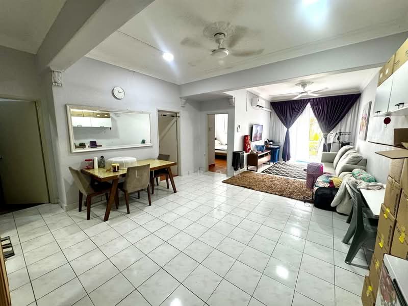 Kondominium untuk Dijual di Tiara Duta - Azli Ibrahim - Living Room - PropertyGuru.com.my