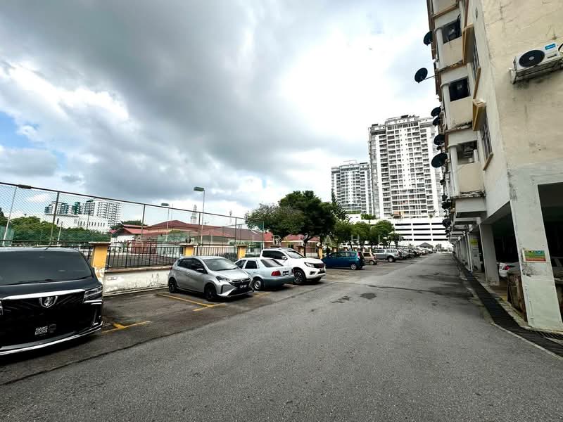 Kondominium untuk Dijual di Tiara Duta - Azli Ibrahim - Exterior - PropertyGuru.com.my