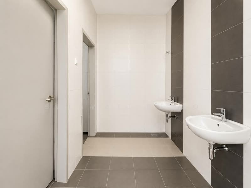 Shop / Office for Rent in Seksyen 35 (Shah Alam) - Salawati Busro - Bathroom - PropertyGuru.com.my
