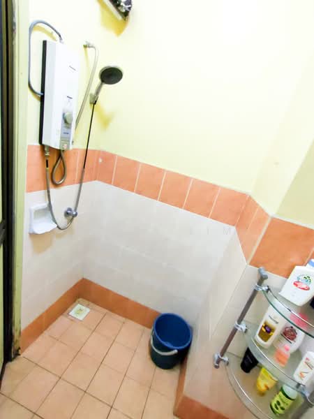 Pangsapuri untuk Dijual di Bayu Villa - Peggy Lim - Bathroom - PropertyGuru.com.my