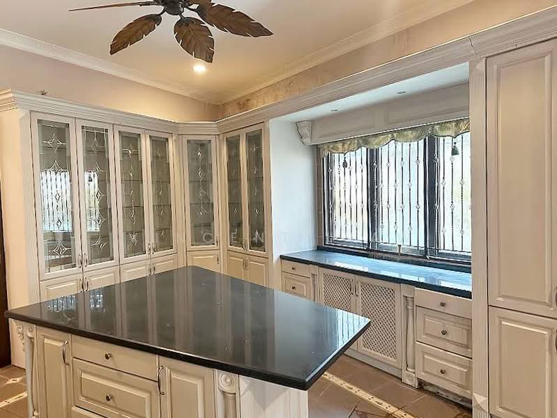 Rumah Banglo untuk Dijual di Seksyen 11 (Kota Damansara) - Vincent Liaw - Kitchen - PropertyGuru.com.my