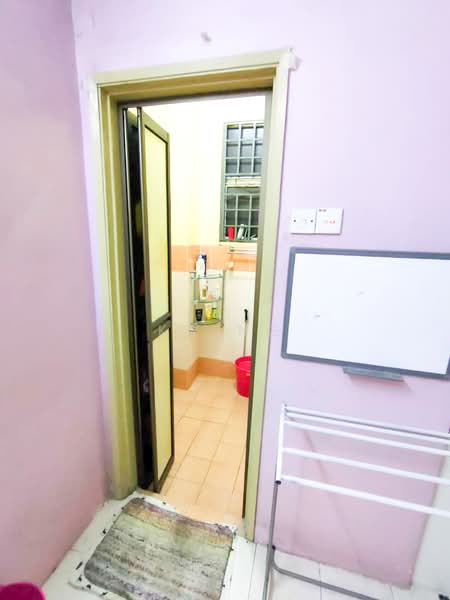 Pangsapuri untuk Dijual di Bayu Villa - KC Ng - Bathroom - PropertyGuru.com.my