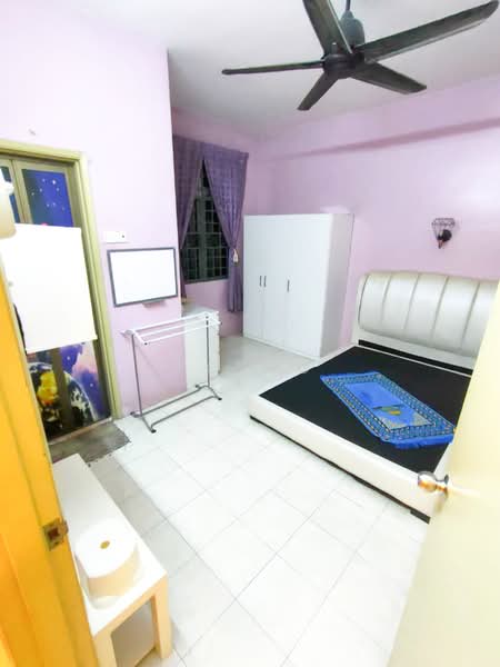 Pangsapuri untuk Dijual di Bayu Villa - KC Ng - Bedroom - PropertyGuru.com.my