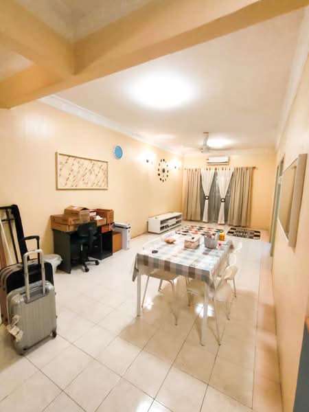 Pangsapuri untuk Dijual di Bayu Villa - KC Ng - Living Room - PropertyGuru.com.my
