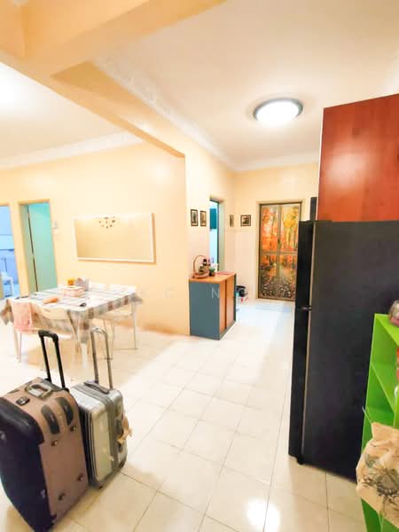 Pangsapuri untuk Dijual di Bayu Villa - KC Ng - Dining Room - PropertyGuru.com.my