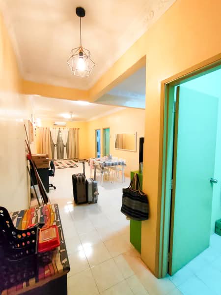 Pangsapuri untuk Dijual di Bayu Villa - KC Ng - Living Room - PropertyGuru.com.my