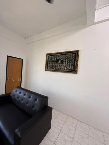 Pangsapuri untuk Disewa di Pangsapuri Bayan Permai - Sherlene Choo - Living Room - PropertyGuru.com.my