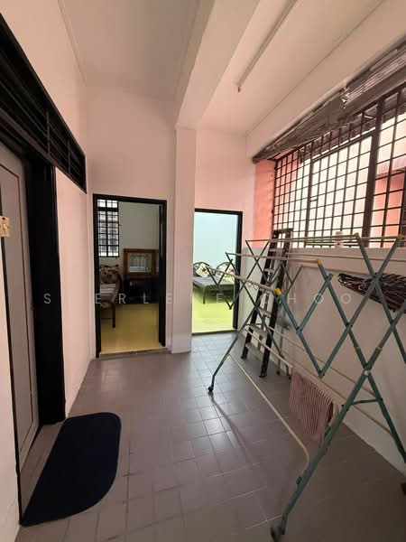 Pangsapuri untuk Disewa di Pangsapuri Bayan Permai - Sherlene Choo - Corridor - PropertyGuru.com.my