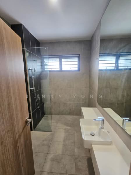 Rumah Teres 2 Tingkat untuk Disewa di Bandar Kinrara Seksyen 1 (Bandar Kinrara) - SUNNY YONG - Bathroom - PropertyGuru.com.my