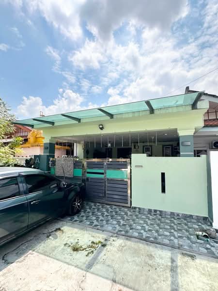 1.5-storey Terraced House for Sale in Taman Puchong Indah (Puchong) - Azli Ibrahim - Exterior - PropertyGuru.com.my