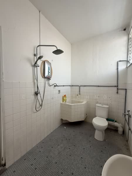 Semi-Detached House for Sale in Tanjung Tokong (Penang) - Cheryl Chng - Bathroom - PropertyGuru.com.my